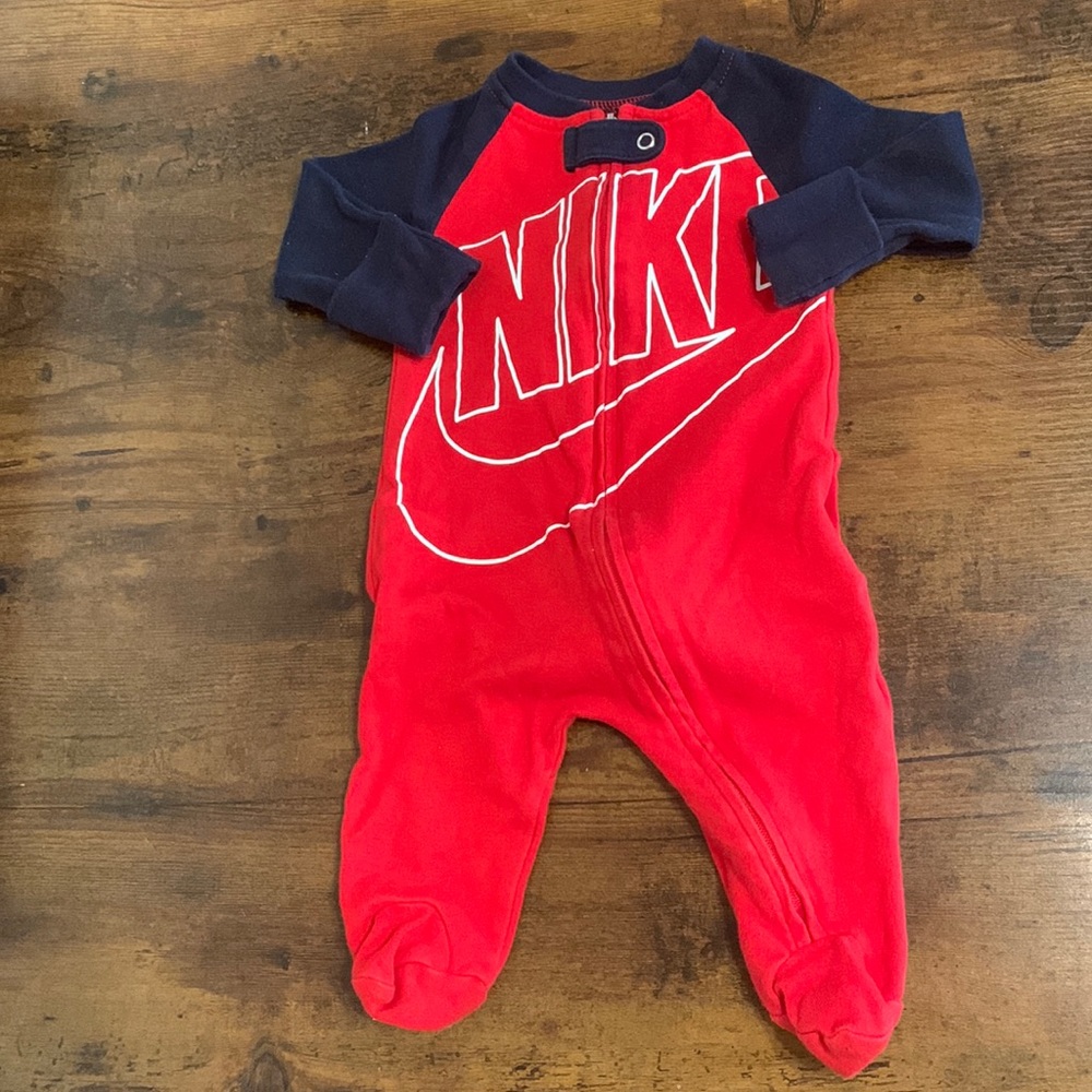 NIKE long sleeve onesie